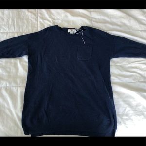Navy blue vineyard vine sweater
